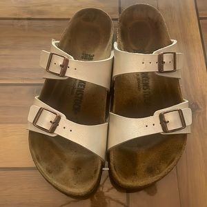 Size 38 (7.5) Metallic/Tan Arizona Birkenstock